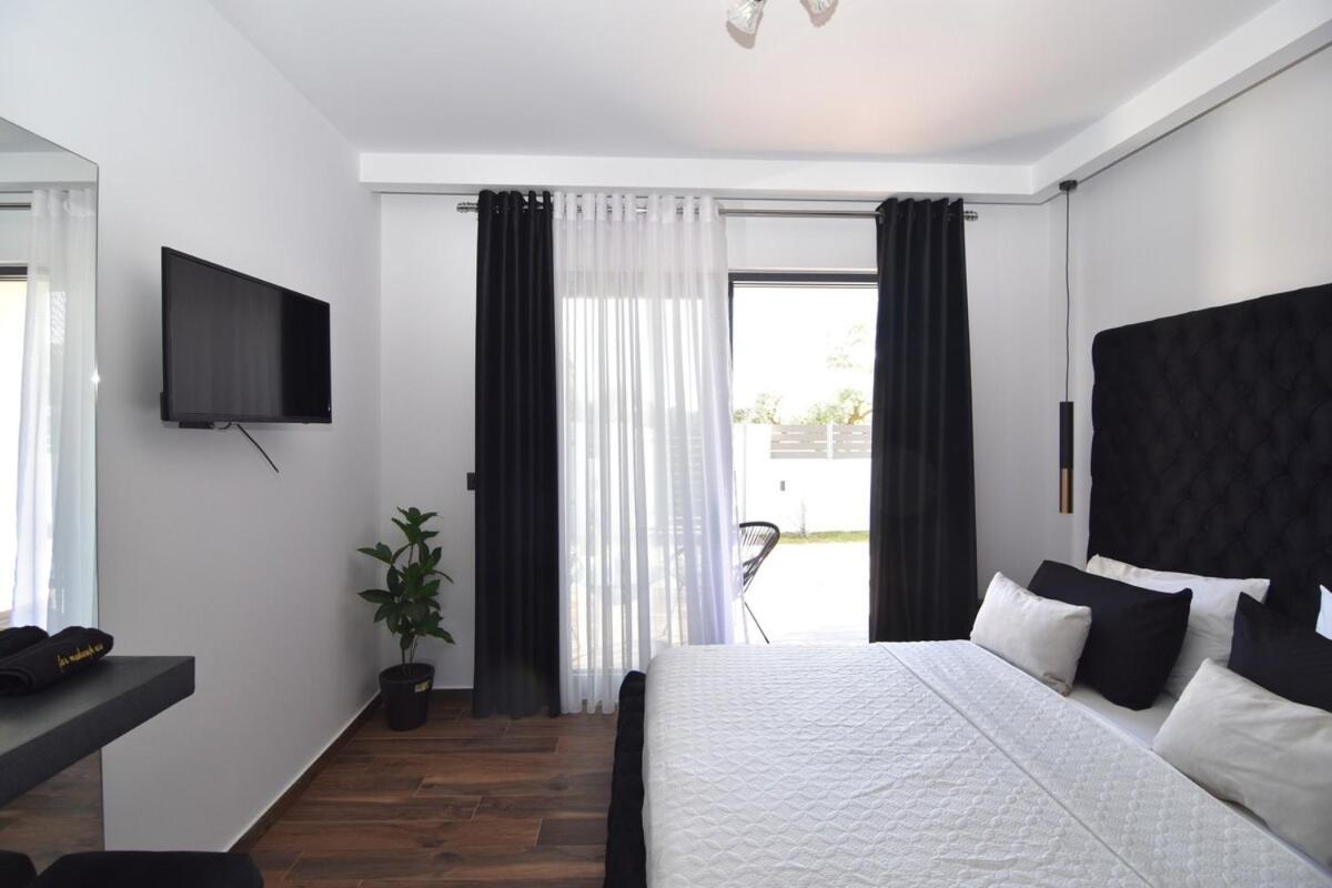 Mamica Luxury * Laganas